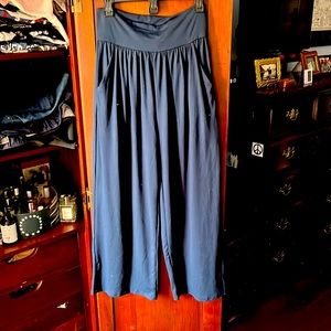 Halara High Waisted Side Pocket Plain Wide Leg Pants size L - new with tags!